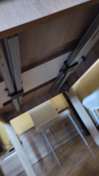 mesa extensible de dos metros abierta.