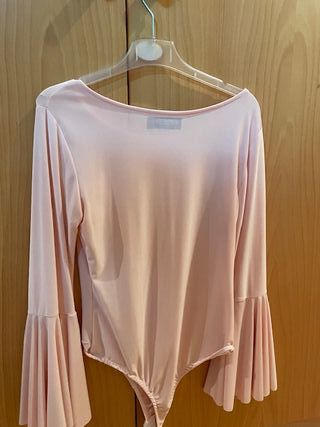 Body mangas volantes rosa palo.