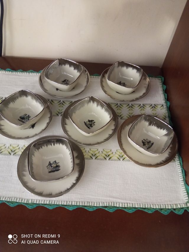 Coppette e piattini anni 60