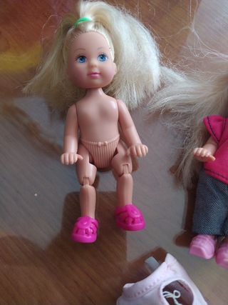 Muñecas y tobogán