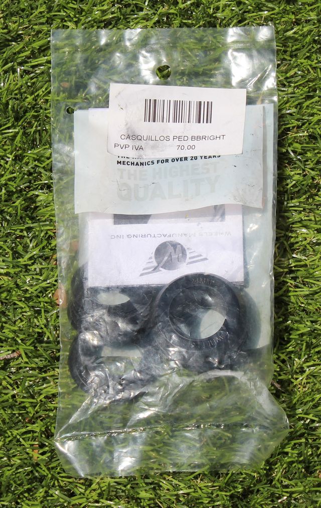 CASQUILLOS PEDALIER BBRIGHT