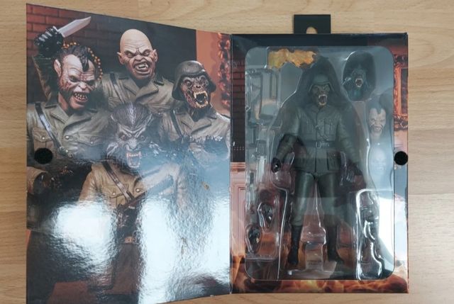 Un hombre Lobo Americano figura neca