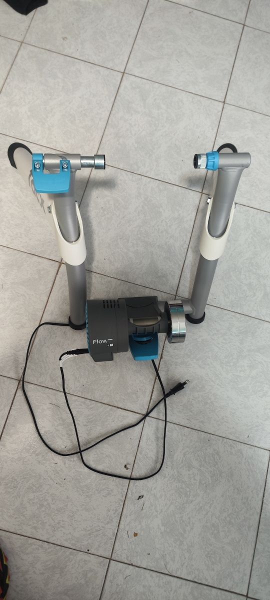 Rodillo inteligente tacx flow smart 800