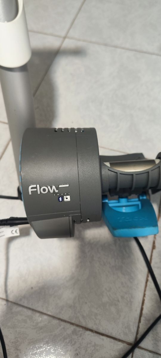 Rodillo inteligente tacx flow smart 800
