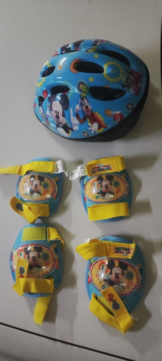 Casco y protecciones bicicleta Mickey Niñ@s