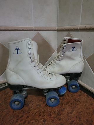 Patines de 4 ruedas. Número 38.