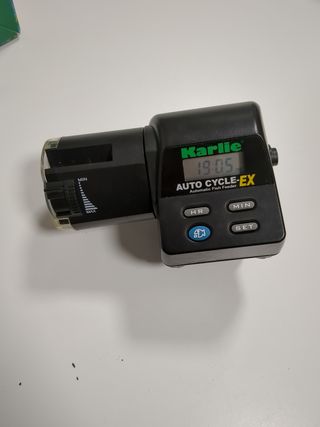 Comedero automático para acuario