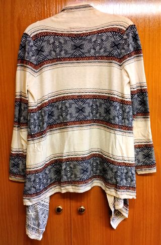 Lote 11 - 2 Sobrecamisas de punto