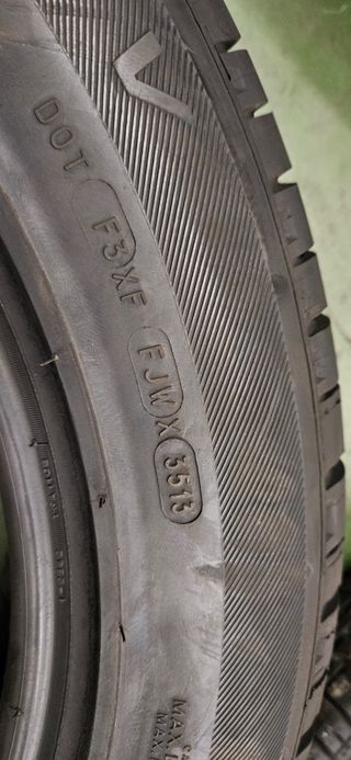 235/60-18 Michelin