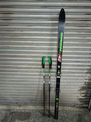 Esquis y bastones Rossignol Vas
