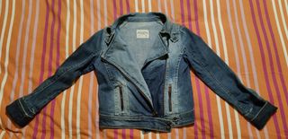 Cazadora vaquera Pull&Bear entallada