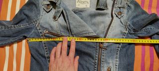 Cazadora vaquera Pull&Bear entallada
