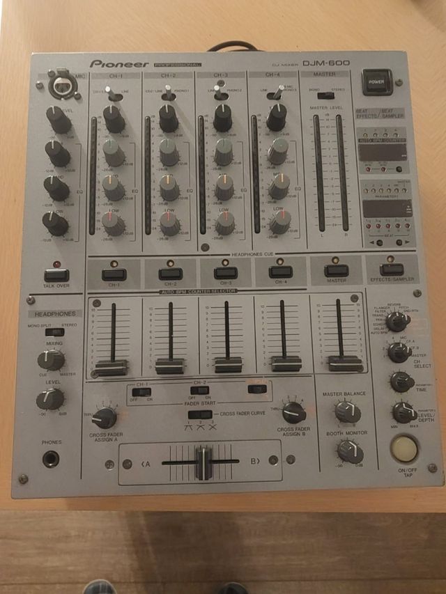 Mesa de mezclas Pioneer