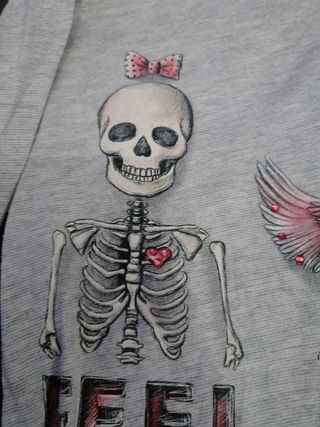 camiseta ☠️chica Bershka 