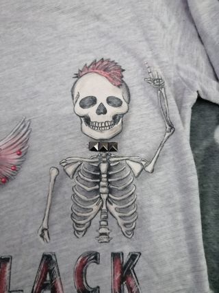 camiseta ☠️chica Bershka 