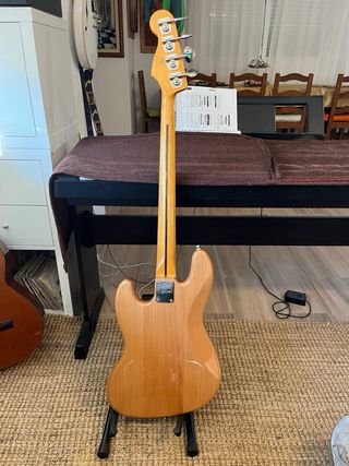 Bajo Fender Squire CV 70s MN NAT