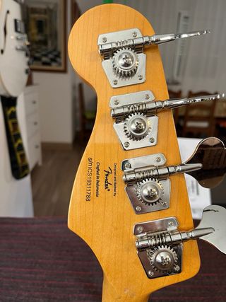 Bajo Fender Squire CV 70s MN NAT