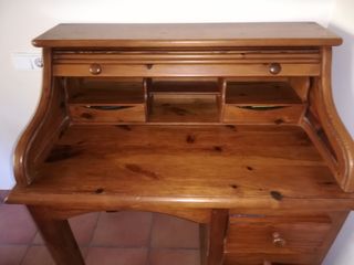 Escritorio de pino