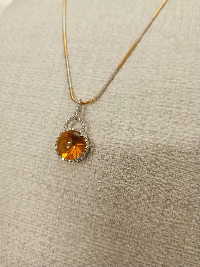 Colgante oro blanco y citrino