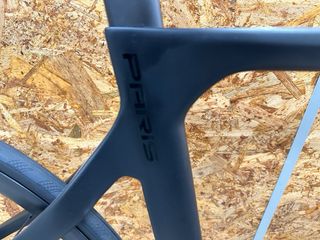 Bicicleta Pinarello PARIS. 105 Di2. talla 53