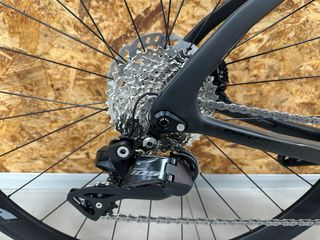 Bicicleta Pinarello PARIS. 105 Di2. talla 53