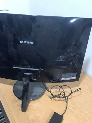 monitor samsung solo linea en la pantalla