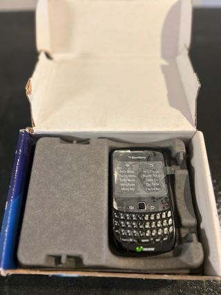 BLACKBERRY CURVE 8520
