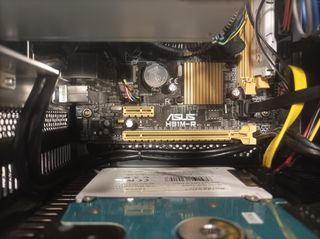 Ordenador caja Lian Li Micro Itx con I3 4170T