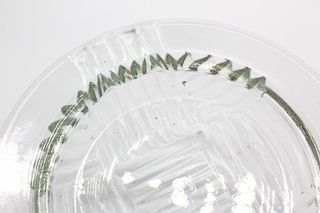 Pequeño cenicero vintage de cristal trabajado