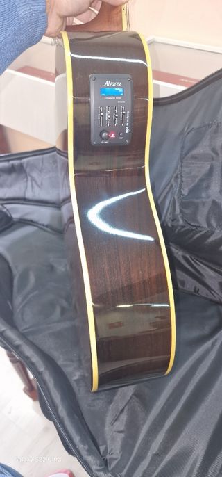 Guitarra Alvarez