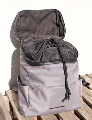 Mochila elegante, casual. Adolfo Dominguez