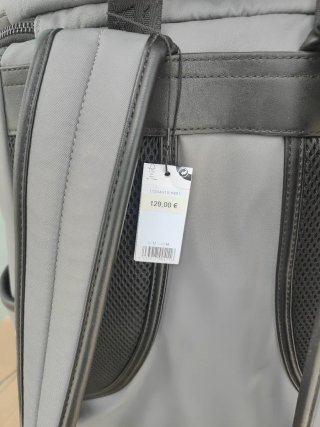 Mochila elegante, casual. Adolfo Dominguez.