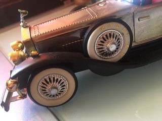 Maqueta coche antiguo, con radio.