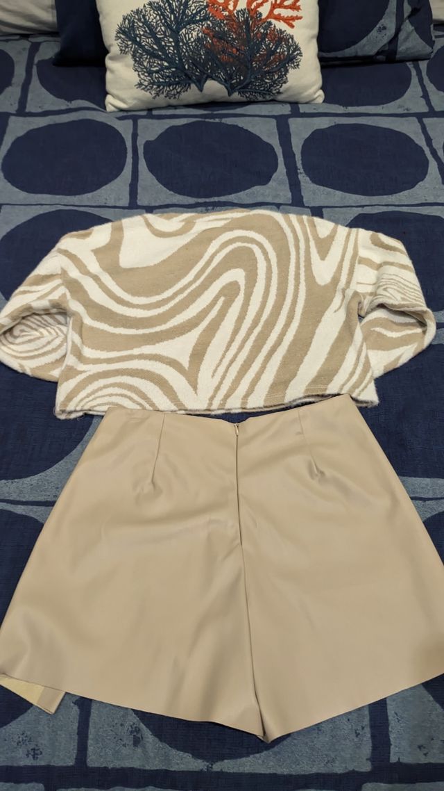 Conjunto jersey con falda pantalon