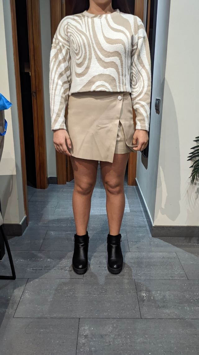 Conjunto jersey con falda pantalon