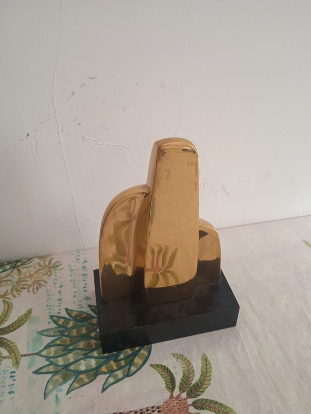 Escultura firmada de Antonio mirro