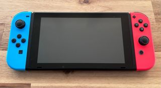 Nintendo Switch + funda + Pro Controller +2 Juegos