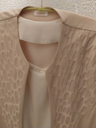 Traje chaqueta y falda