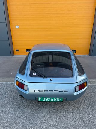 Porsche 928 1982