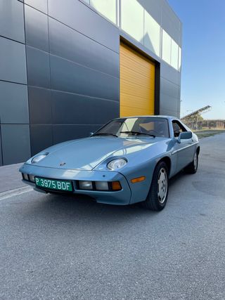 Porsche 928 1982