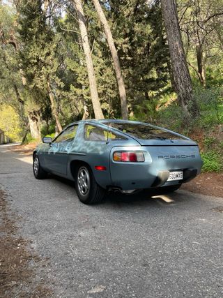 Porsche 928 1982