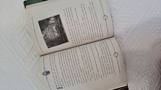 Libro juvenil La casa de los espejos