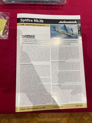 MAQUETA AVIÓN SPITFIRE MK.IIB PROFIPACK EDUARD