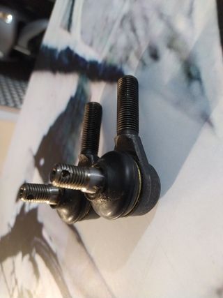 -Quad YZF Yamaha.Rotulas quad rosca izquierda. 
