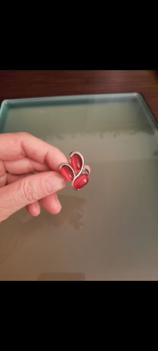 Anillo ojo de gato rojo a estrenar