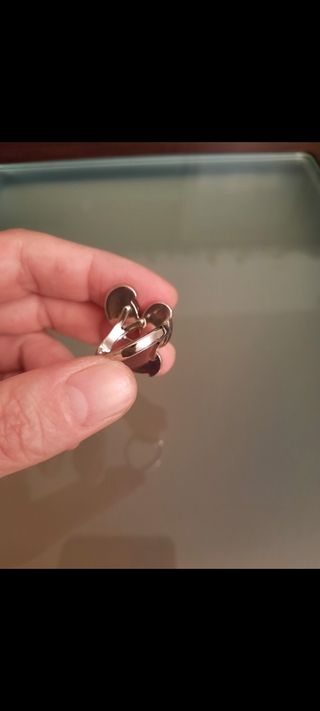 Anillo ojo de gato rojo a estrenar