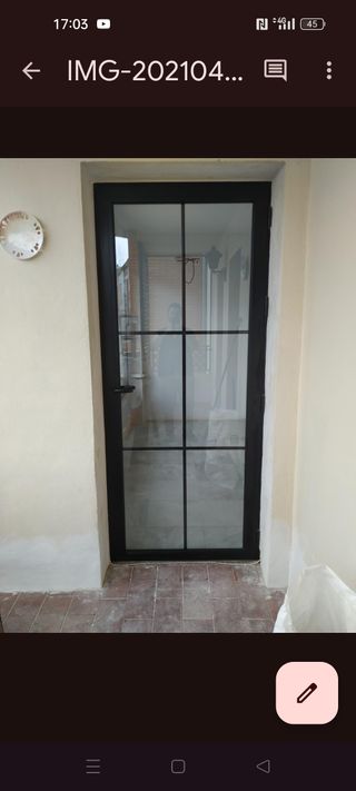 Ventanales, ventanas y puertas