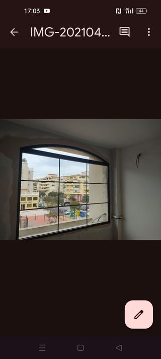 Ventanales, ventanas y puertas