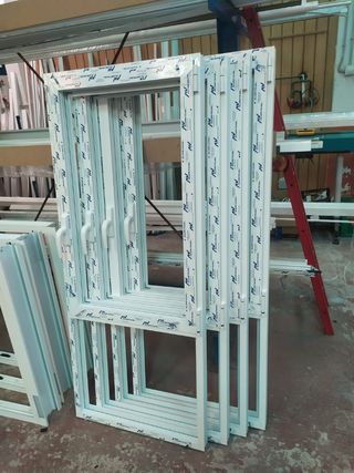 Ventanales, ventanas y puertas