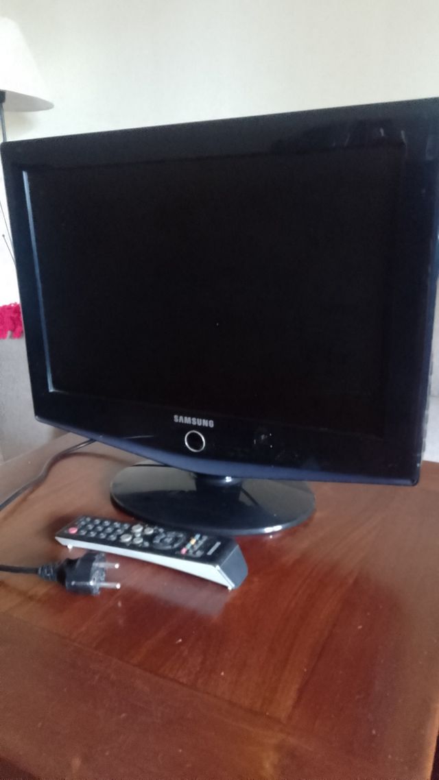 Televisor Samsung 19"